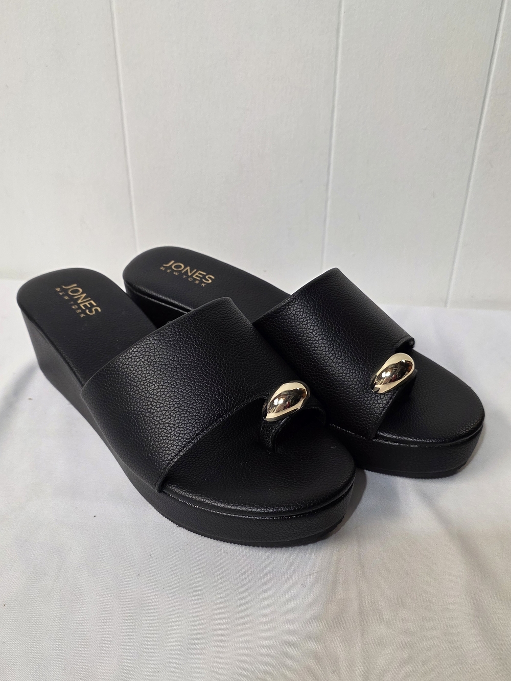 Jones New York Junely Black Platform Slide Sandals with Goldtone Accent Size 8